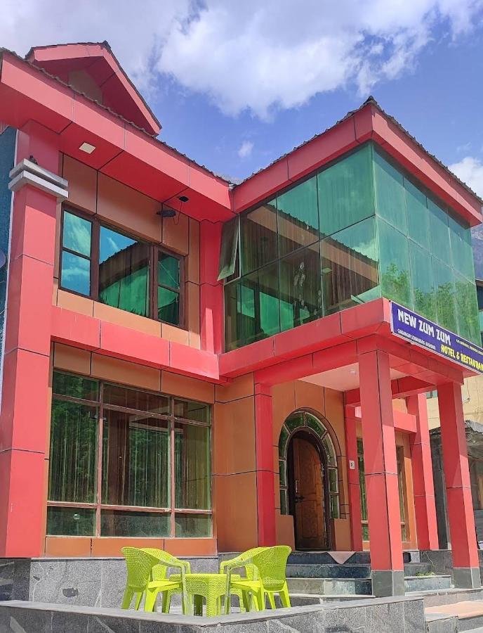 New Zum Zum Hotel & Restaurant Srinagar  Bagian luar foto