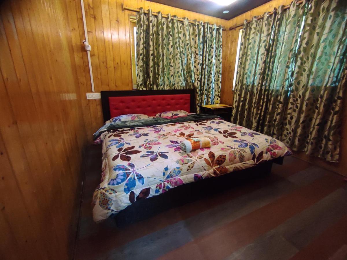 New Zum Zum Hotel & Restaurant Srinagar  Bagian luar foto
